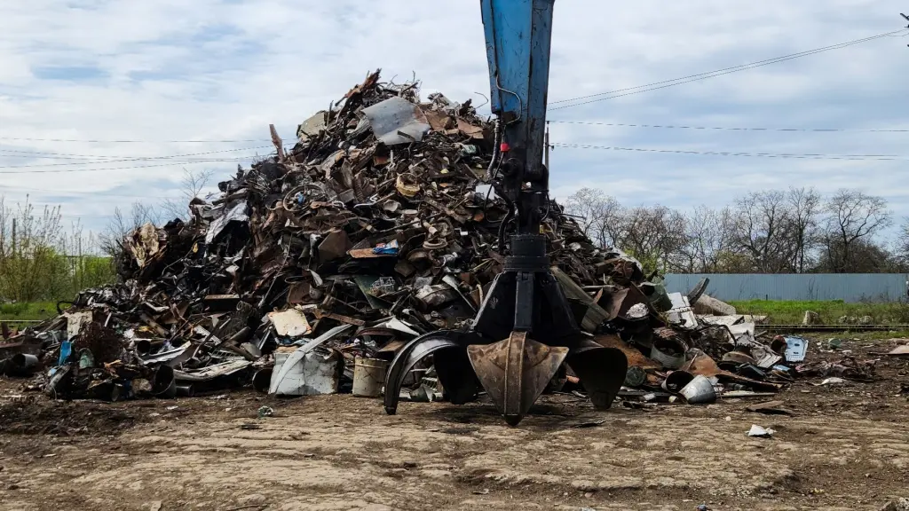 Commercial Scrap Metal Recycling Hero - Detroit Iron and Metal